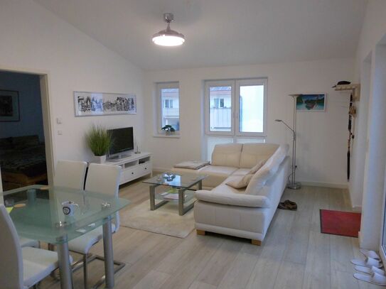 Beautiful, top equipped 2-room apartment with balcony in the greenery