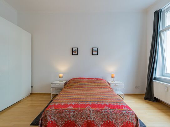 Spacious two-room apartment with two balconies and two bathrooms in Prenzlauer Berg