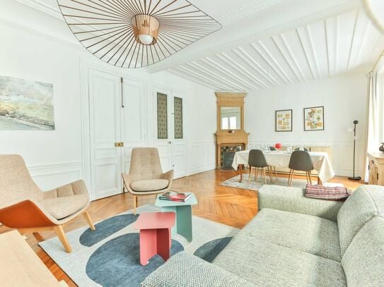 Superb 80m2 flat in the 14 arrondissement of Paris.