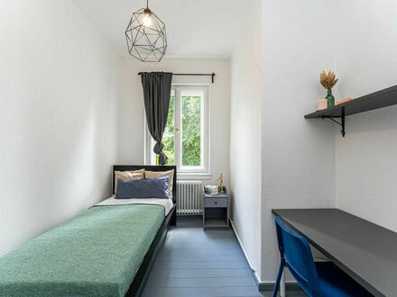 WG-ZIMMER: Häusliches Zuhause in Britz, Berlin