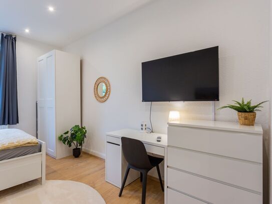 Modern, Fully Furnished One-Room Apartment with Home Office Option in Central Dortmund, Dortmund - Amsterdam Apartments…