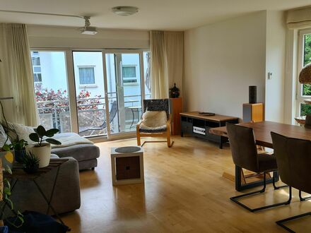 Große, möblierte, wunderschöne Wohnung im Grünen | Large, furnished, beautiful apartment in a green setting