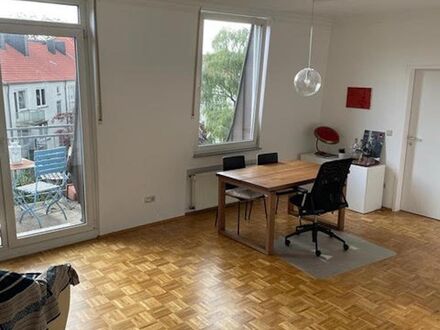 Lichtdurchflutete Einzimmerwohnung | Light-flooded one-room apartment