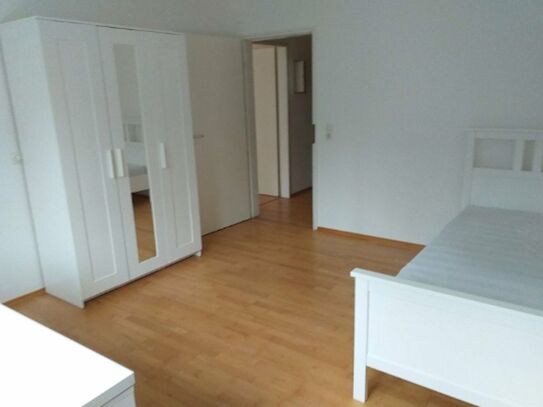 Bright 3 room apartment near Sinai-Park