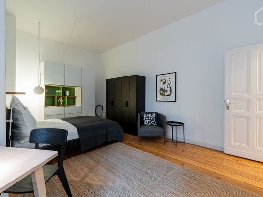 FIRST-TIME rental, Beautiful 1-room apartment in Prenzlauer Berg with fiber optic internet