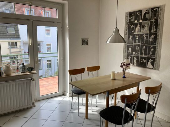 Central In Cologne: Beautiful 3 room flat with balcony in Nippes