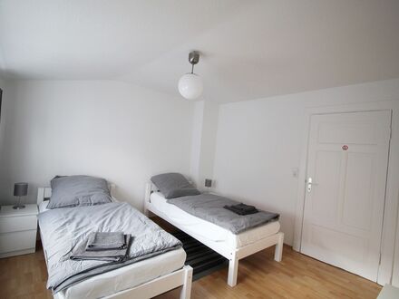 Schöne & gemütliche Wohnung, 3BR, WLAN & Waschmaschine | Nice & cozy apartment, 3BR, Wifi & washing machine