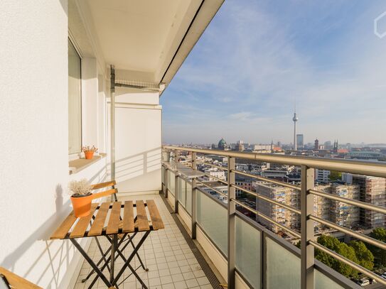 Lichtdurchflutetes modernes Penthouse am Gendarmenmarkt im 21. Stock