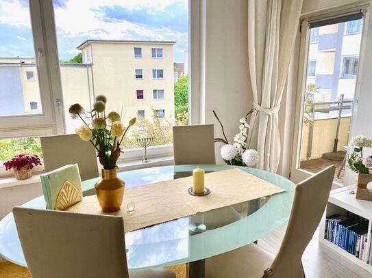 Bright and quiet 2.5 room flat, green and central location on the Tempelhof-Xberg-Schöneberg border