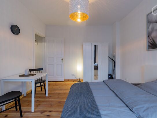 Great comfortable apartment in the middle of Neukölln (Berlin), with separate kitchen