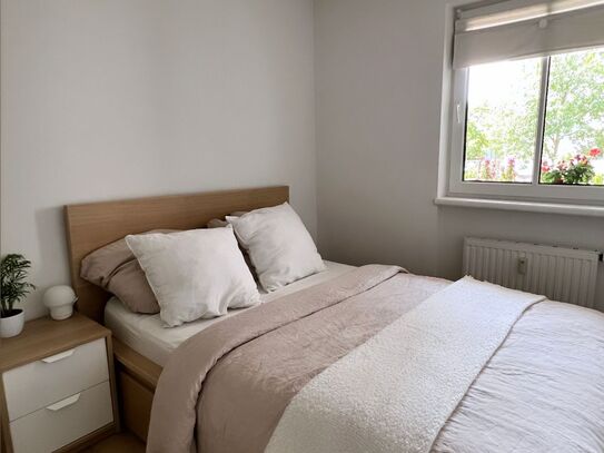Helle Balkonwohnung am Weiße-Elster-Kanal und Clara-Zetkin-Park