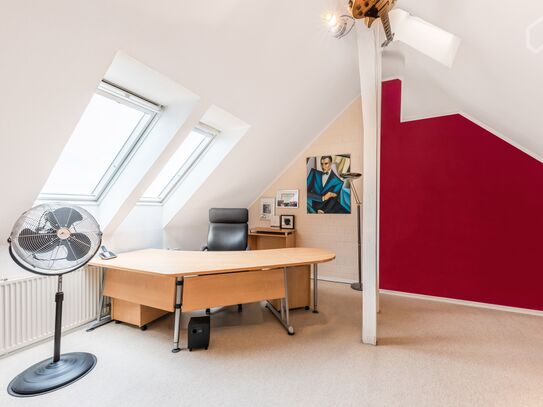 Very Nice top floor Apartment in Halstenbek with good connection - 25 minutes to city center