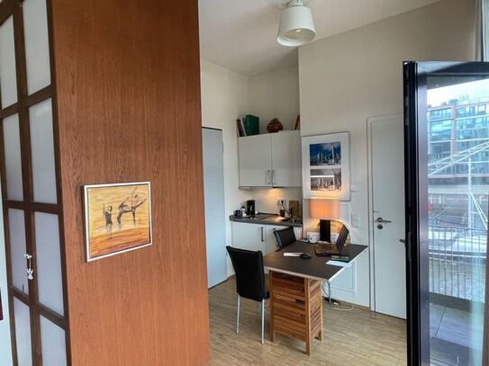 Top 1 room single apartment in the beautiful Hafencity.