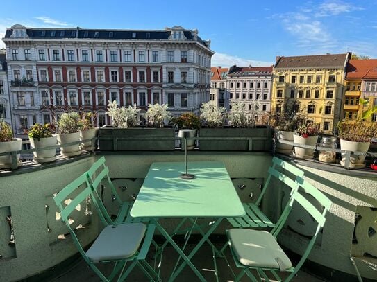 Helle modern eingerichtete Wohnung mit Balkon im begehrten Kollwitzkiez