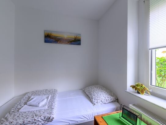 Central but in a quiet location furnished 2-rooms-flat in Cologne Deutz with a direct connection to the Fair