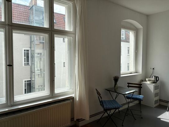 118 | Sunny studio apartment in bustling Prenzlauer Berg, Berlin - Amsterdam Apartments for Rent