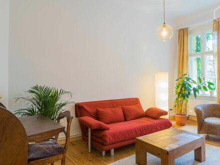 Wunderschöne, ruhige kleine Wohnung mit Balkon ins Grüne und dennoch zentral mit optimaler Verkehrsanbindung | Beautifu…