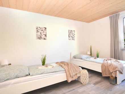 Schöne 3-Zimmer-Wohnung mit Balkon und WiFi | Beautiful 3 room flat with balcony and WiFi