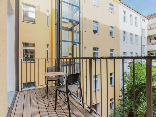 Nice Studio, Move-In-Ready w/ Furniture