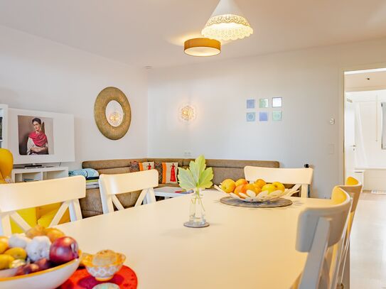 Lovely, new, quiet, bright apartment with 2 terraces. 15 min. to Marienplatz. INCLUDES electricity, heating, WIFI.