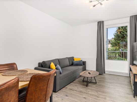 Comfortable apartment for 3 with balcony | near VW plant