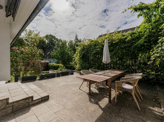 Spacious semi-detached house with a private garden in Berlin Pankow - Niederschoenhausen