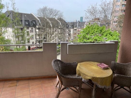 2 bedroom apartment with balcony and parking space, centrally located in Frankfurt Sachsenhausen, Frankfurt - Amsterdam…