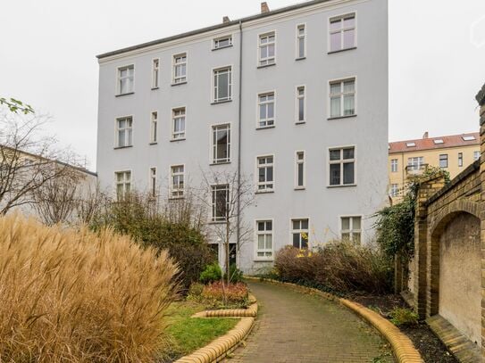 Central living in the most beautiful part of Pankow, near the park and far away from the street