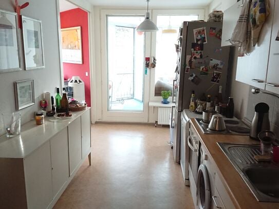 Subletting our bright flat in Gräfekiez for 2-3 months