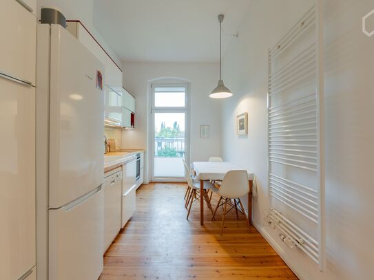 Freshly renovated dream apartment in Berlin-Mitte (3 bedrooms, elevator, very quiet, 3.60m ceilings & contemporary art)