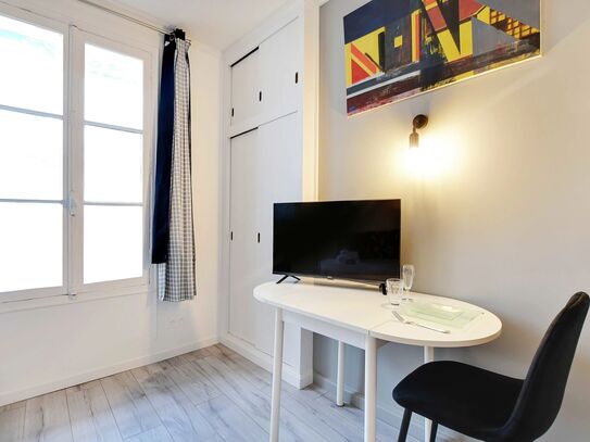 Studio 20m2 near INVALIDES