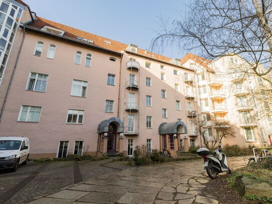 Neat and quiet apartment in Berlin-Wilmersdorf with balcony