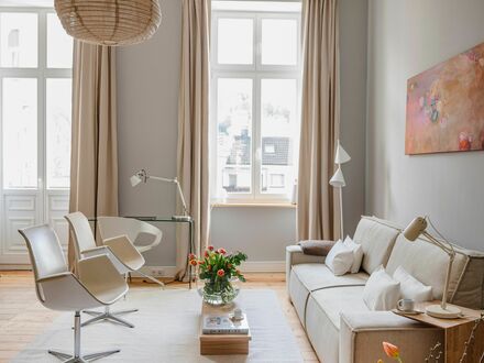 Luxuriöse Wohnung mit zwei Balkonen - VISITHOME