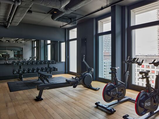 Urban and new studio with view over the Spree-river and gym at East Side Gallery