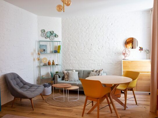 A Gem in the Heart of Wedding: Spacious, Bright Apartment