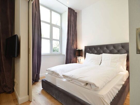 Exclusively furnished serviced apartment for your temporary stay for up to 2 persons in Frankfurt near Stadtwald, Frank…