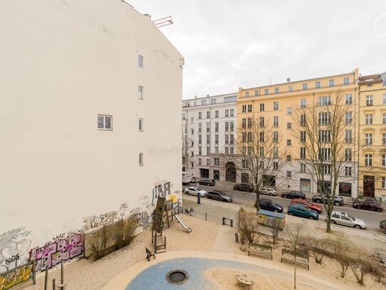 Quiet 2-rooms apartment with balcony in very central location of Prenzlauer Berg (U-bahn/tram: 5min. away)