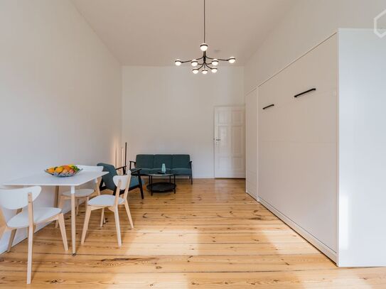 Beautiful old building apartment in the heart of Kreuzberg, Berlin - Amsterdam Apartments for Rent