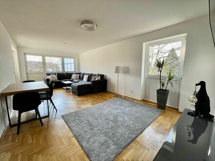 Lichtdurchflutete und frisch renovierte 3-Zimmer-Wohnung im Kölner Süden mit perfekter Anbindung
