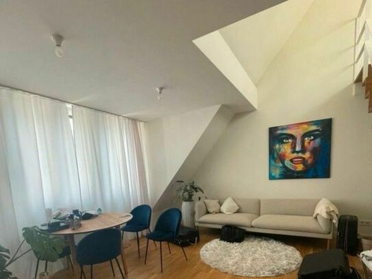 Möblierte Maisonette Wohnung in Frankfurt zu vermieten