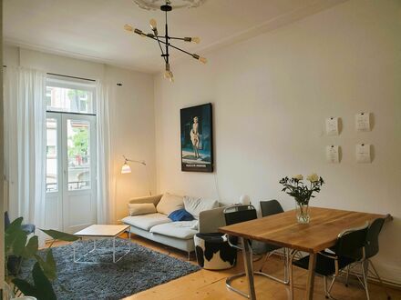 3-Zimmer Altbauwohnung mit 2 Balkonen | Bright 3 room fully furnished apartment with two balconies