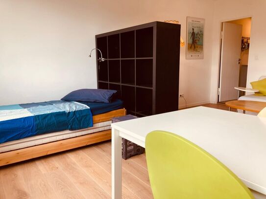 Bright furnished flat in Neukölln with Balcony and Elevator, Berlin - Amsterdam Apartments for Rent