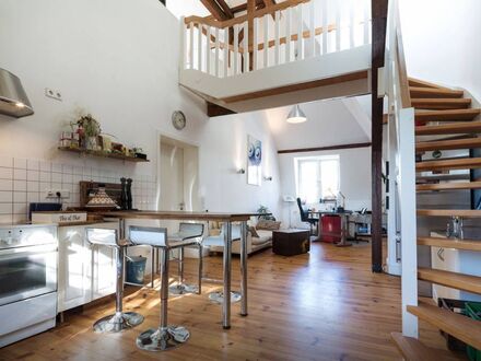 Schickes und charmante Altbau Maisonette | Bright and charming maisonette