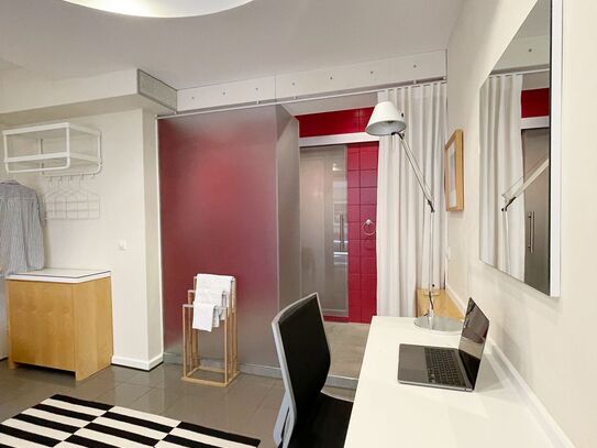 Homely, quiet studio apartment in a quiet residential area, close to the city. 3 stops to main station, Koln - Amsterda…