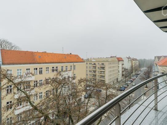 Bright and cozy apartment with balcony in beautiful location and near the park