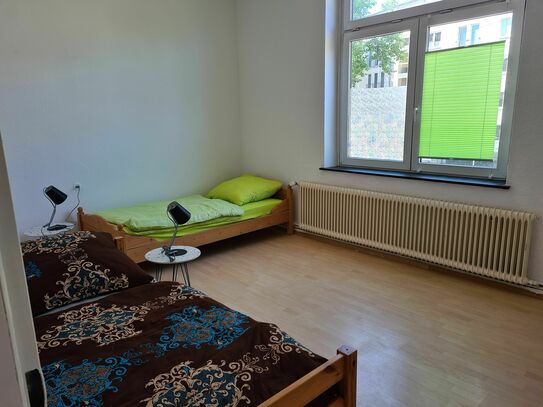 Große Monteurwohnung, Studentenwohnung, 4 Zimmer, Zentral