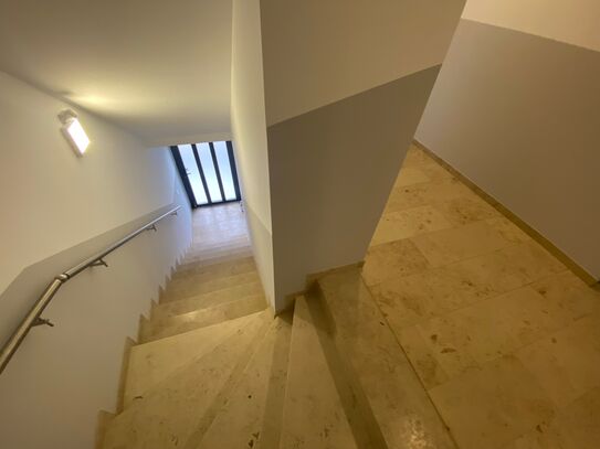 (8B) 2-room apartment with balcony only 5.4 km from Alexanderplatz/free wifi