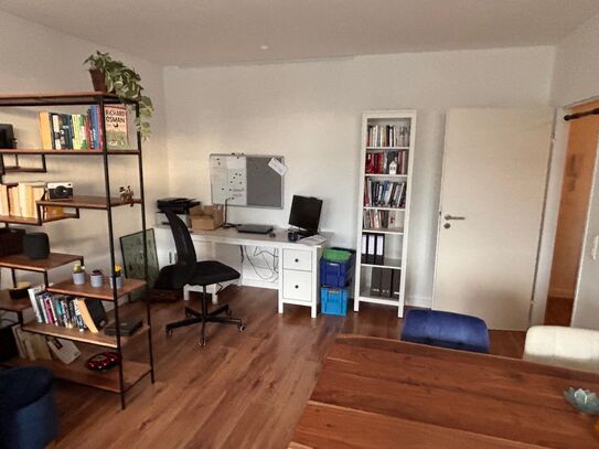 Bright, furnished 2-room flat in Mitte, interim rental March - Aug