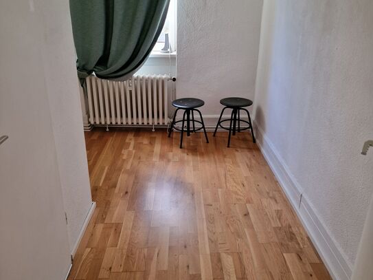 Functional First Floor Apartment (Frankfurt am Main) – Ideal for Work Teams