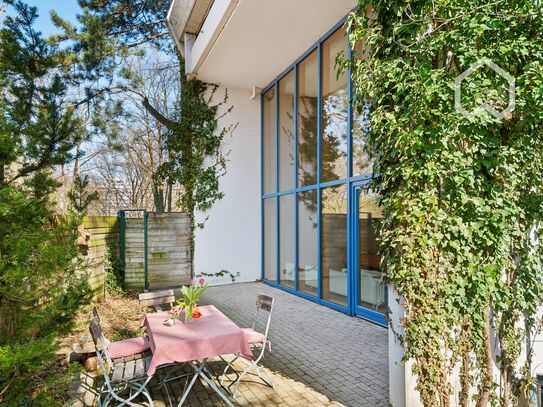 Helle, stilvolle und ruhige Maisonettenwohnung mit Garten direkt beim Olympiapark